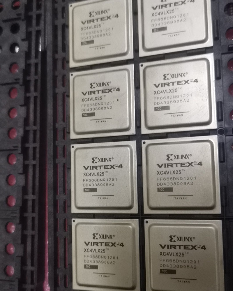 XC4VLX25-10FF668C